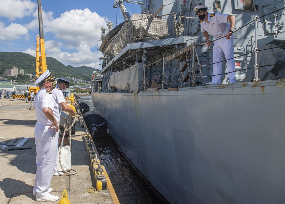 HMS Richmond (F239) arrives at CFAS