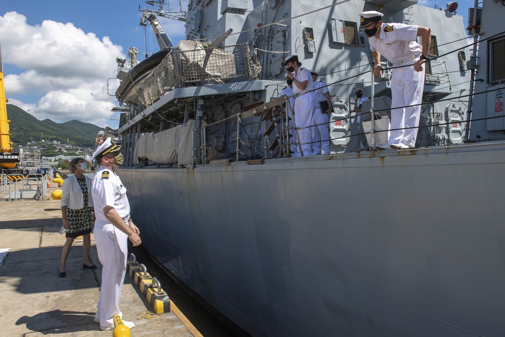 HMS Richmond (F239) arrives at CFAS