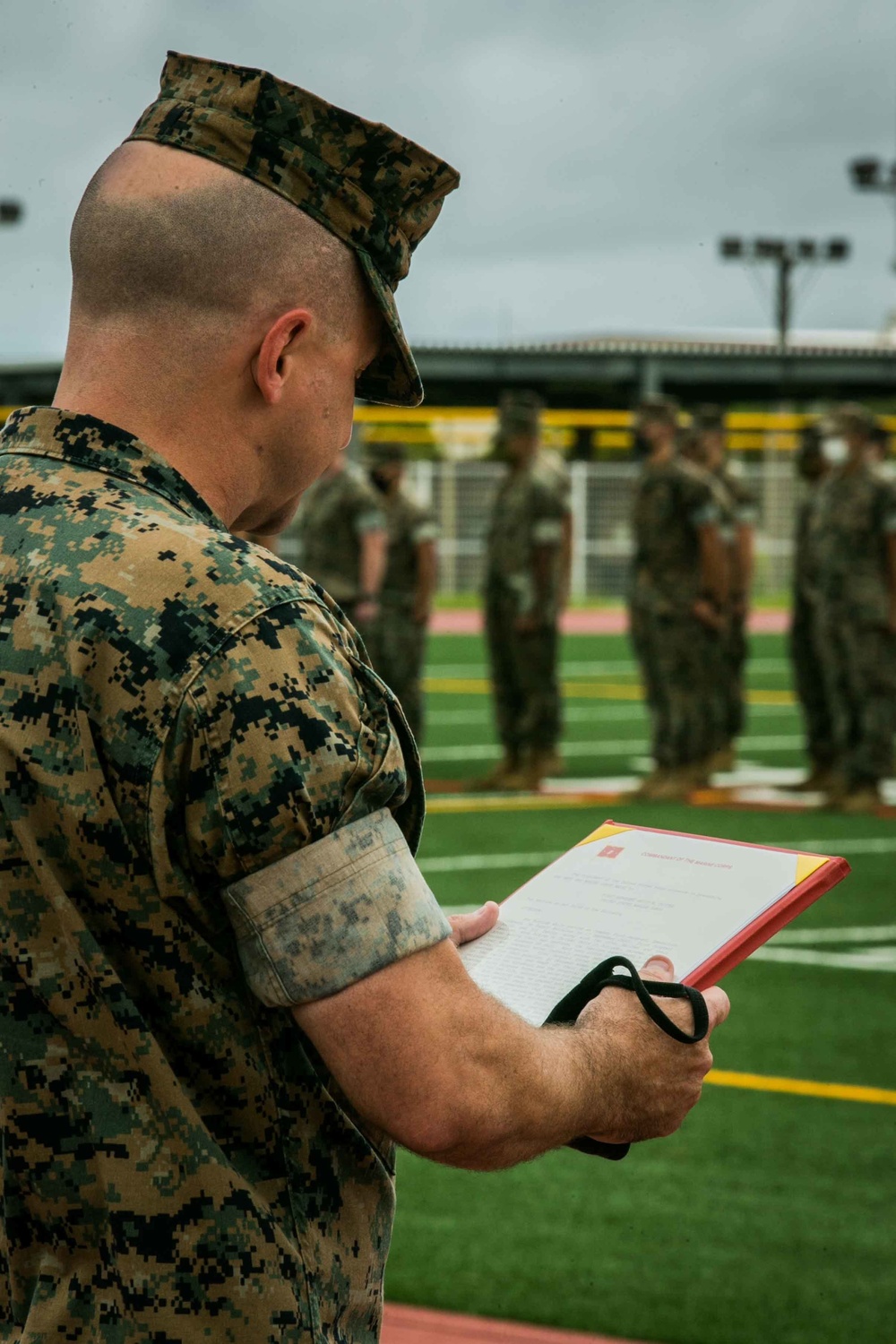 3d MLG Commanding General presents Navy and Marine Corps Medal to Sergeant Major David M. Potter