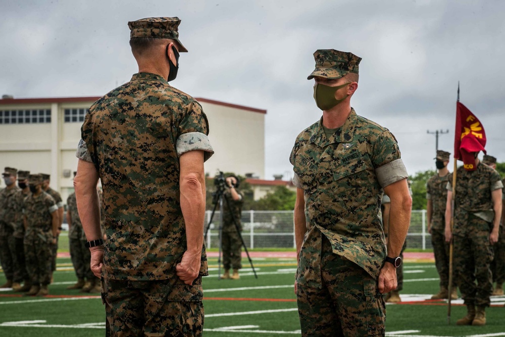 3d MLG Commanding General presents Navy and Marine Corps Medal to Sergeant Major David M. Potter