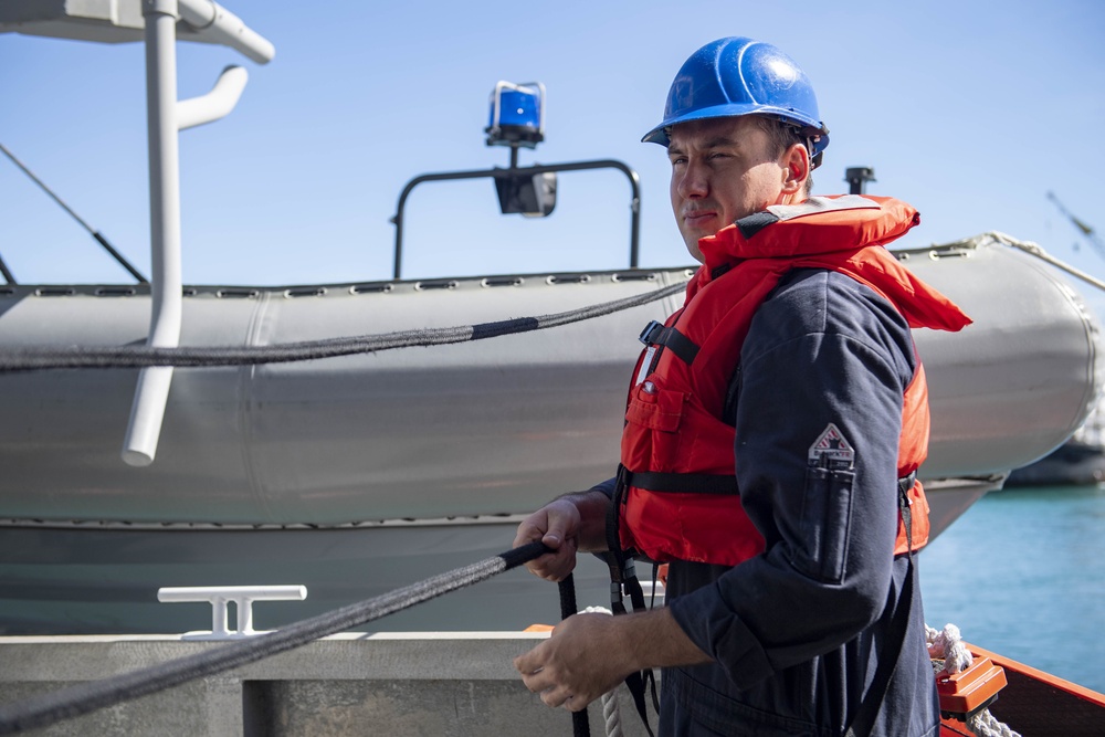 USS Charleston (LCS 18) Maintenance in Guam