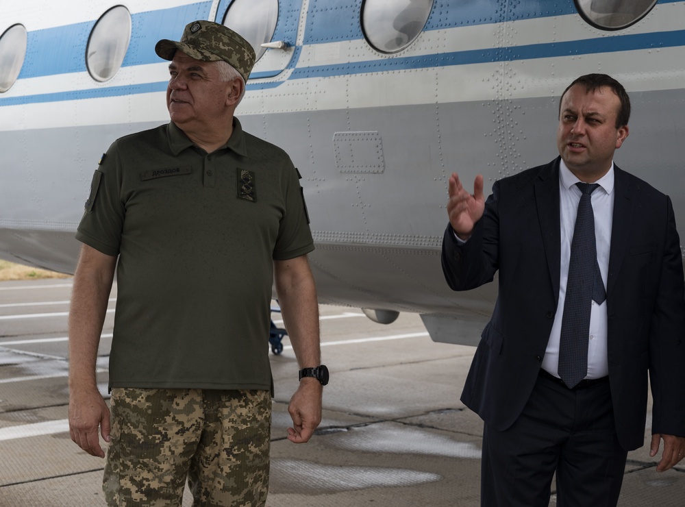 Colonel General Serhii Drozdov and Vinnytsia Oblast Governor Serhiy Borzov welcome the 352d Special Operations Forces to Ukraine