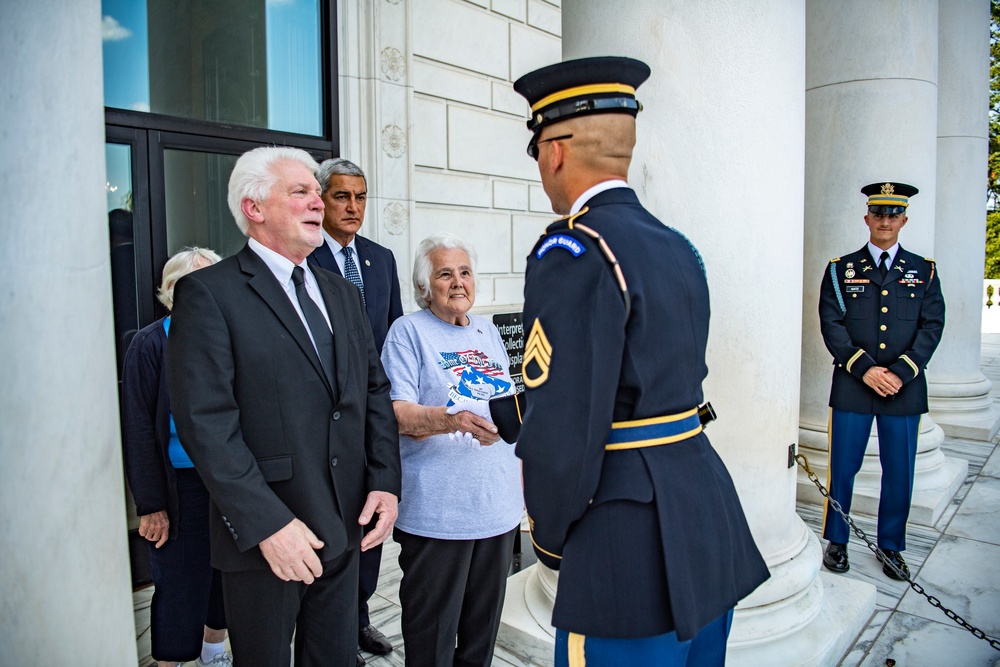 Defense POW/MIA Accounting Agency Participates in a Public Wreath-Laying at the Tomb of the Unknown Soldier