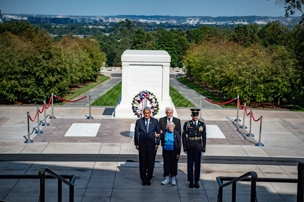 Defense POW/MIA Accounting Agency Participates in a Public Wreath-Laying at the Tomb of the Unknown Soldier