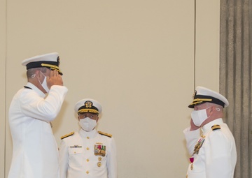 Commander, Submarine Squadron 16 Holds Change of Command