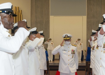 Commander, Submarine Squadron 16 Holds Change of Command