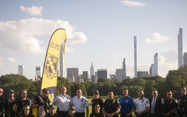 US Navy Leap Frogs Jump Over Central Park