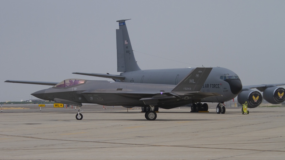 F-35s arrive at Salt Lake City