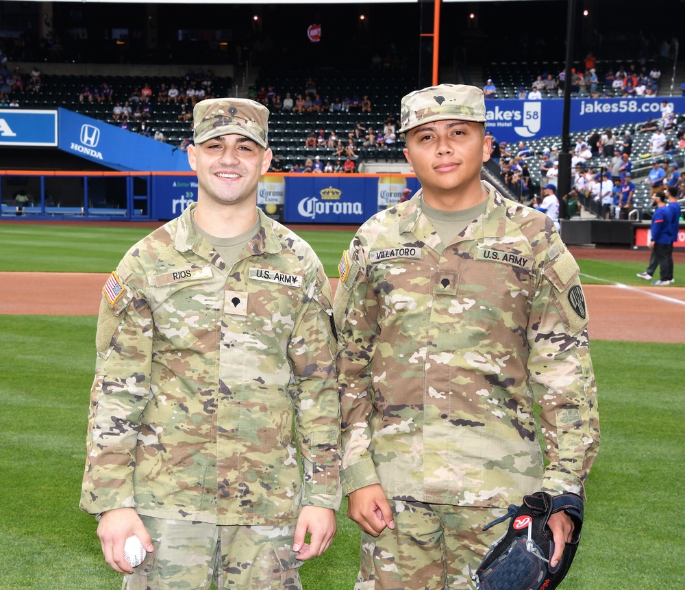 NY Army Guard servicemember throws out first pitch at Mets game