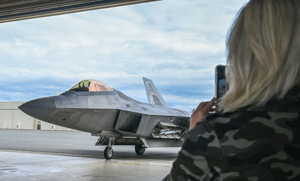 First to Fly 2,000 hours in F-22 Raptor