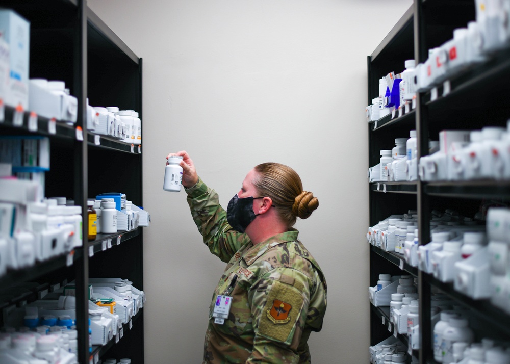 Luke AFB Pharmacy enhances Airmen readiness