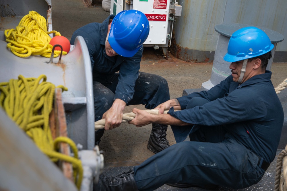 Kearsarge Departs Naval Station Norfolk