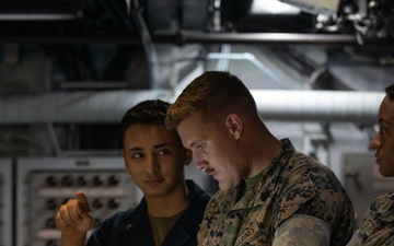 SAILORS AND MARINES GET TALKING DURING LSE 2021