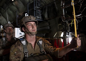 EODMU-1 Conduct Jumps Into San Diego Bay