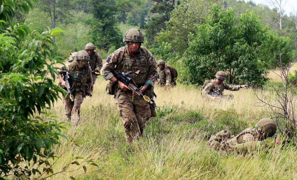 British Parachute Regiment train in Michigan