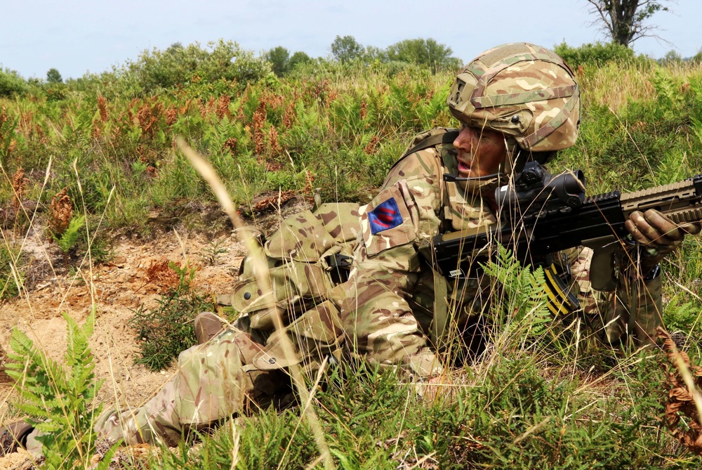 British Parachute Regiment train in Michigan