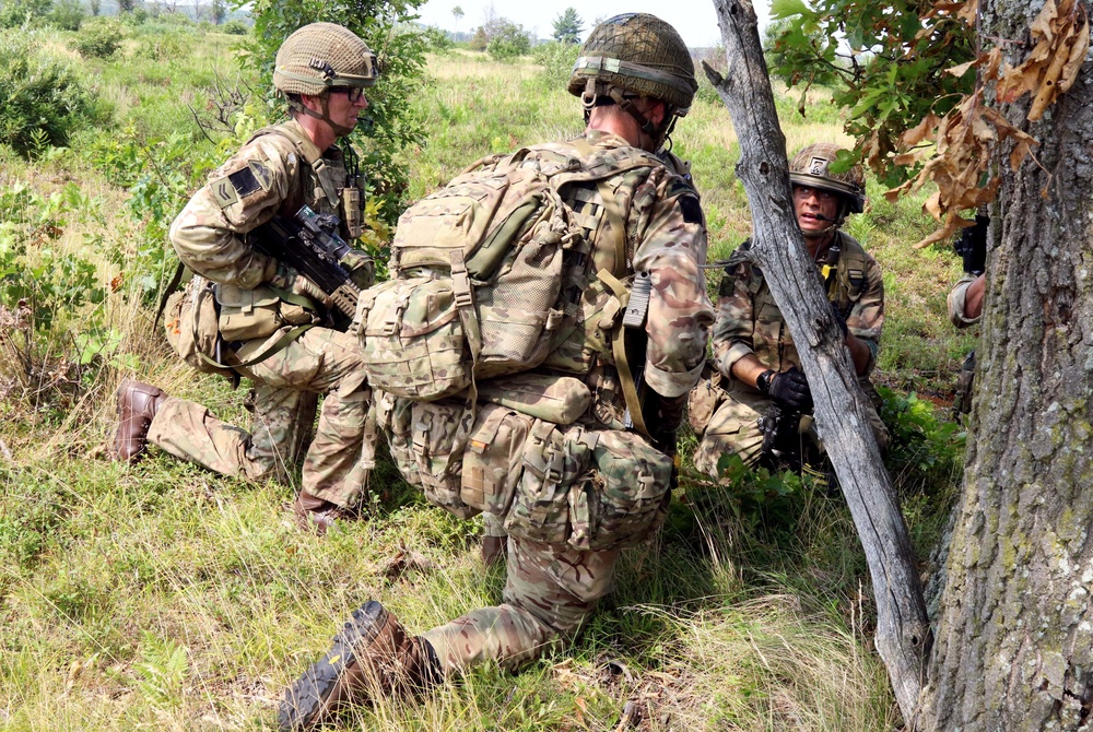 British Parachute Regiment train in Michigan