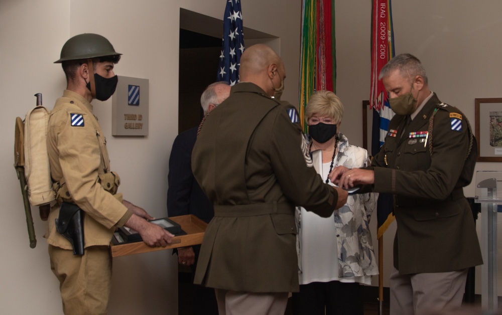 U.S. Army 3rd Infantry Division presents long-awaited awards to WWI Veteran Family