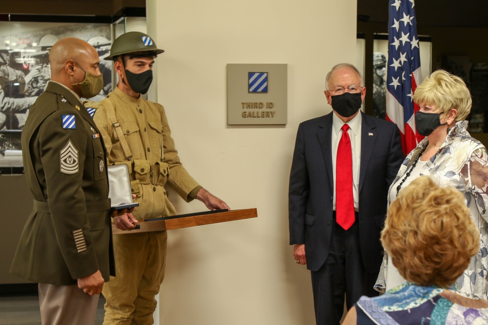 U.S. Army 3rd Infantry Division presents long-awaited awards to WWI Veteran Family