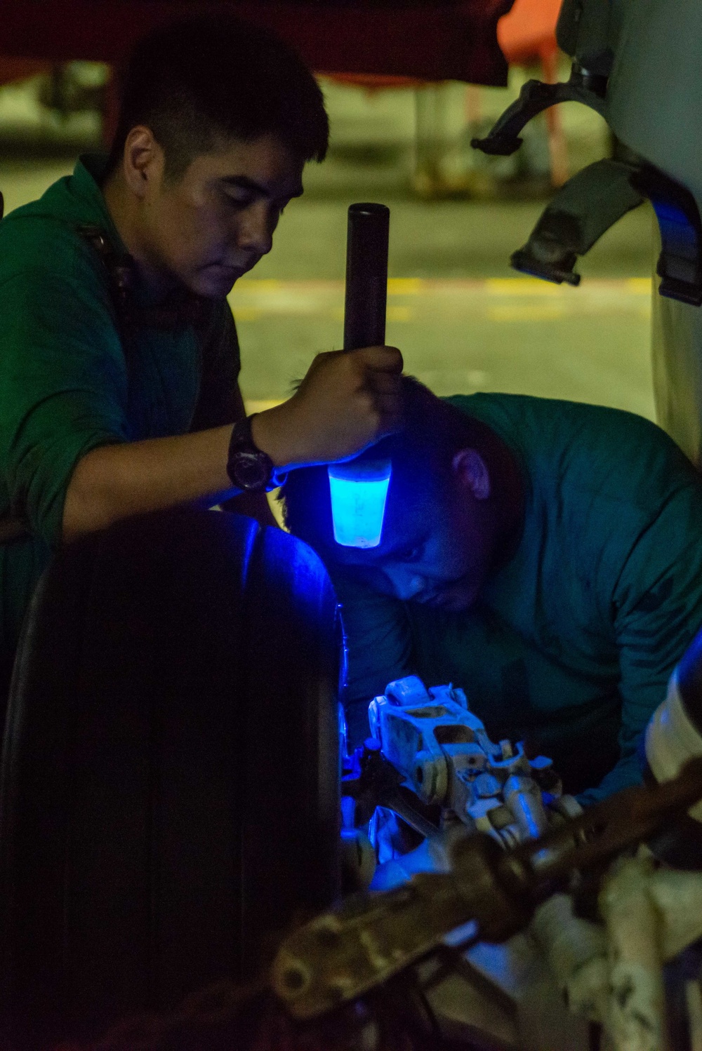 USS Ronald Reagan (CVN 76) Hangar Bay Maintenance