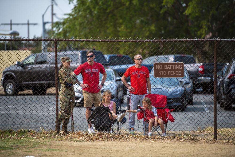 Travis AFB holds end of summer event, encourages togetherness