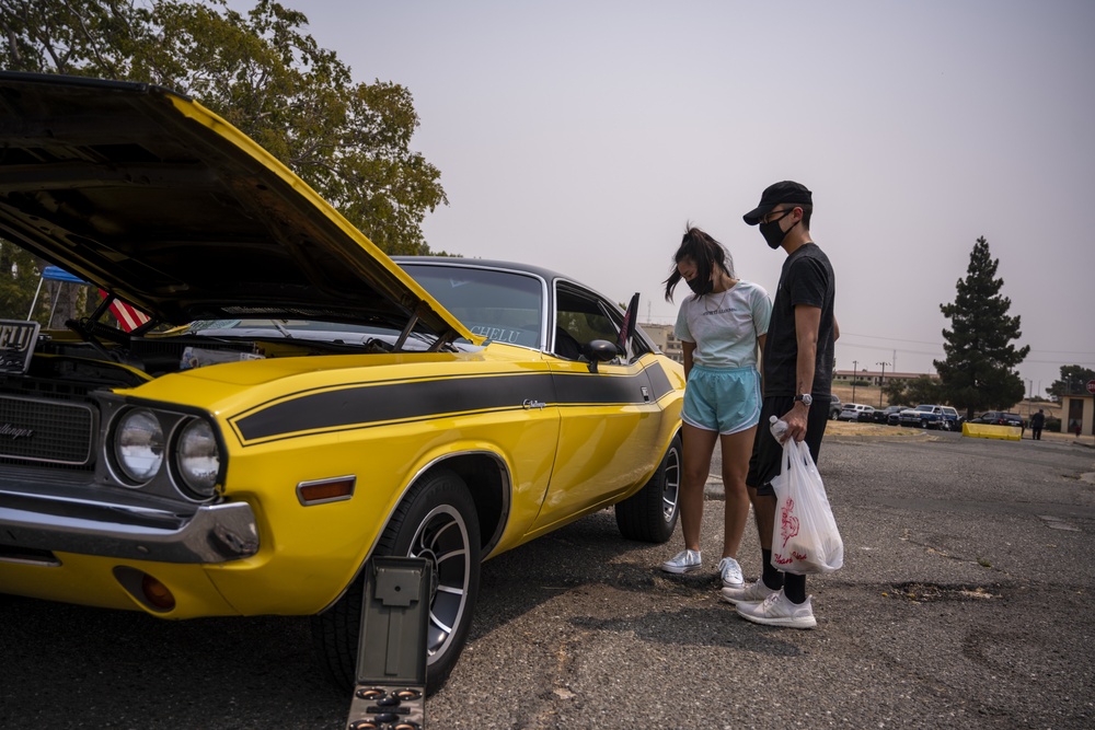 Travis AFB holds end of summer event, encourages togetherness