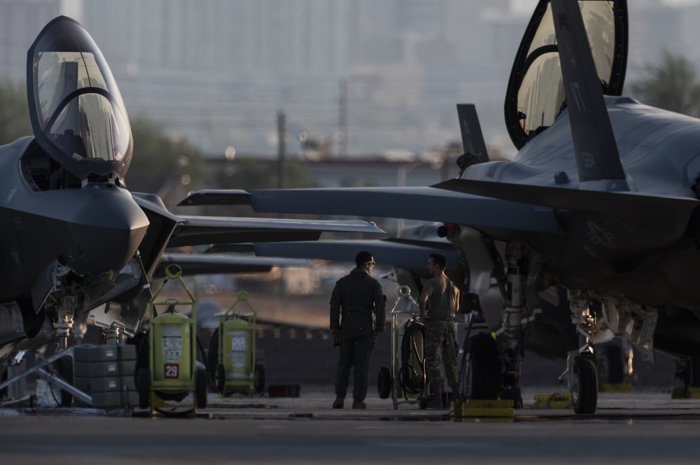 Red Flag Nellis: Night moves with B-52 crews