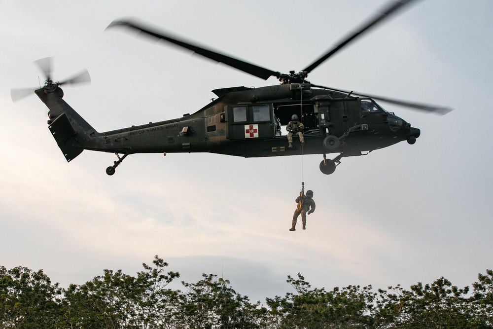 Garuda Shield 2021: Jungle Penetrator Hoist Training