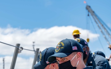 Sailors Conduct Line Handling During Sea and Anchor Detail