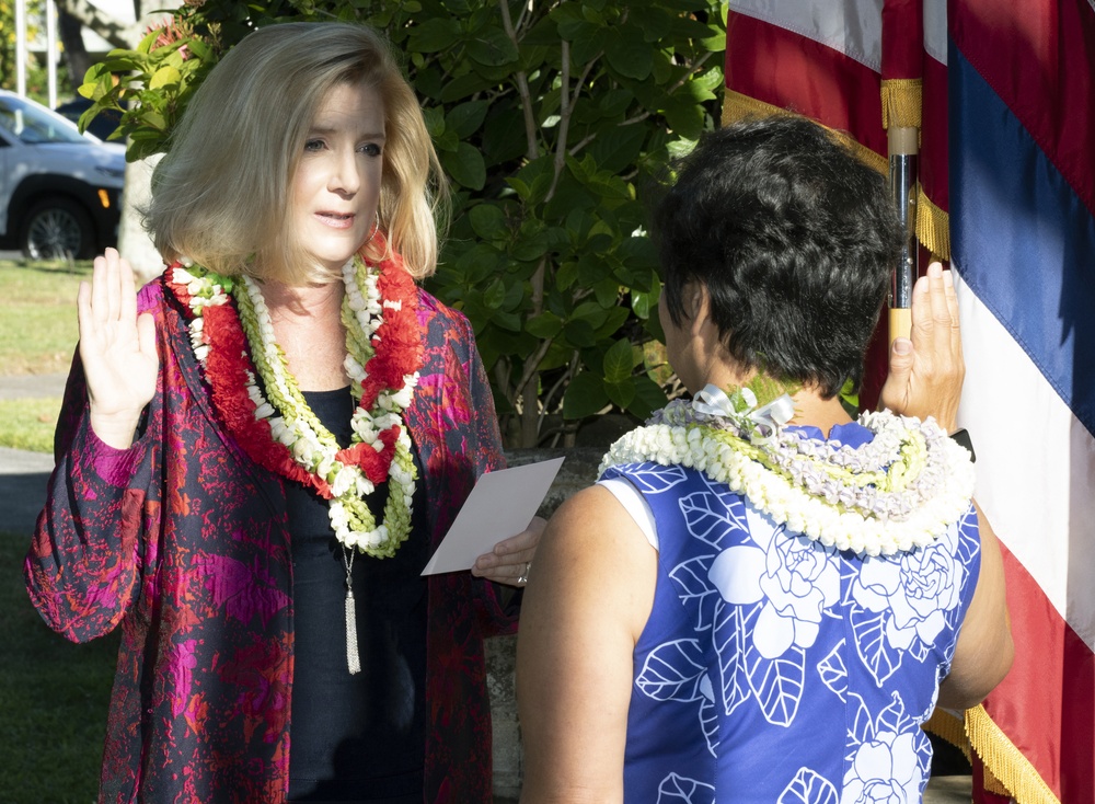 Secretary of the Army Officiates Swearing-in of Hawaii Civilian Aide