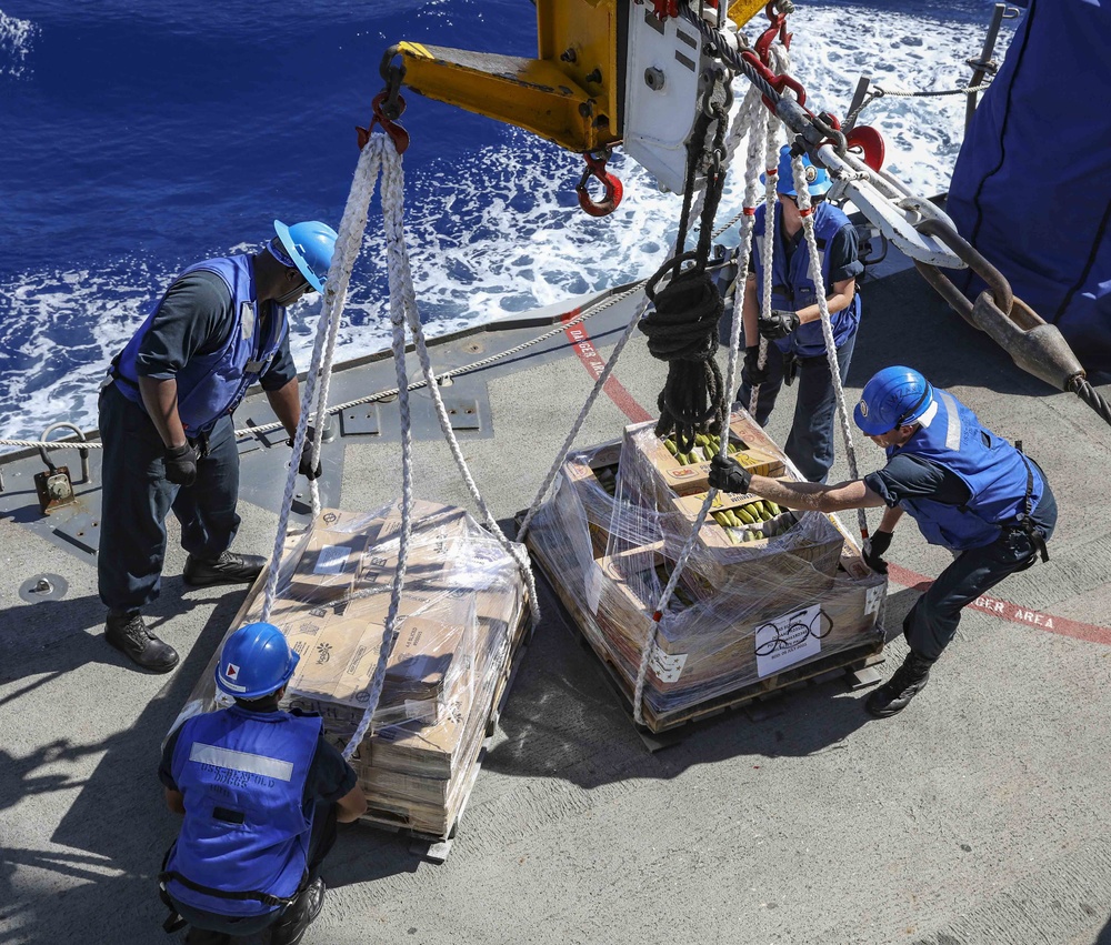 Benfold Conducts Replenishment-at-Sea