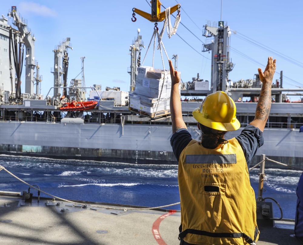 Benfold Conducts Replenishment-at-Sea