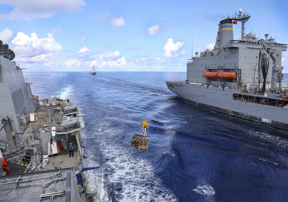 Benfold Conducts Replenishment-at-Sea