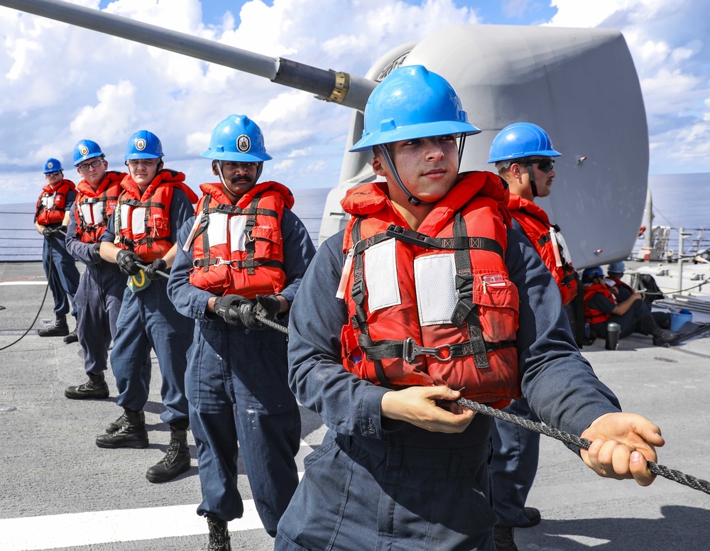 Benfold Conducts Replenishment-at-Sea