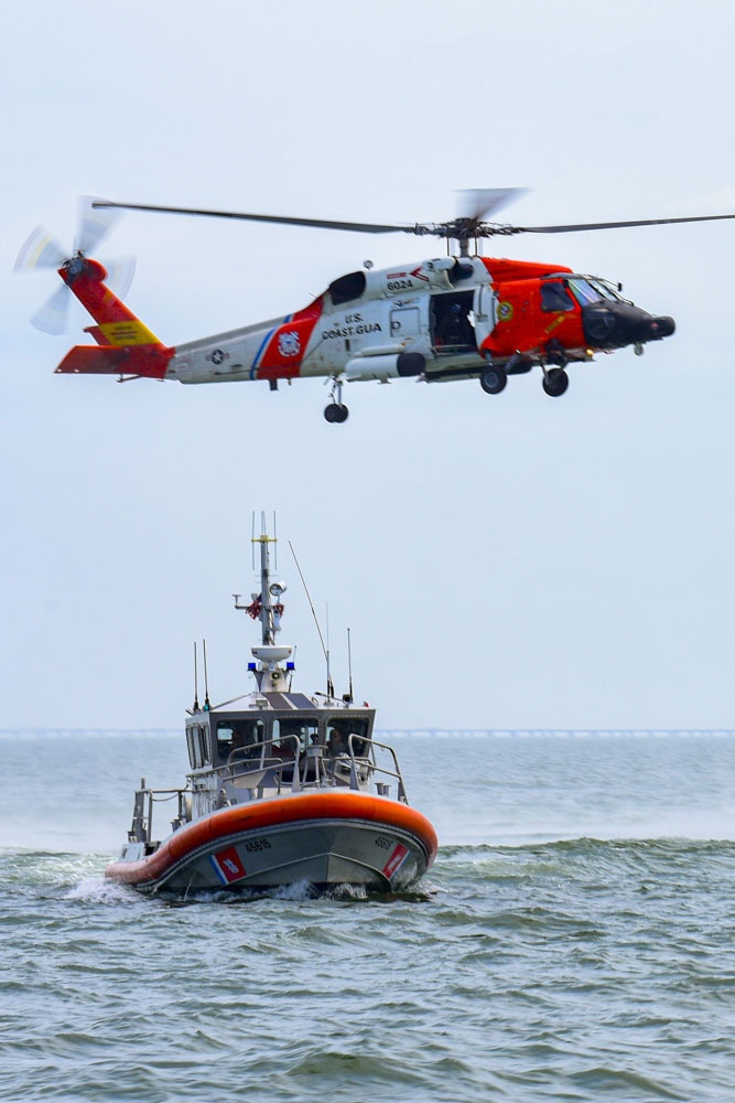 Coast Guard conducts helicopter hoist training off Virginia coast