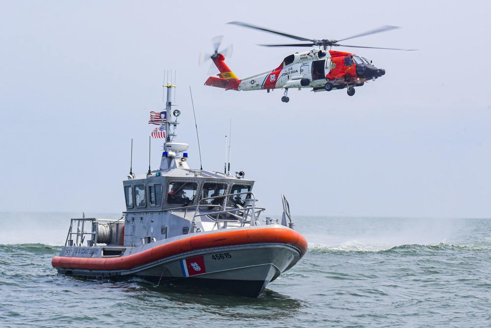 Coast Guard conducts helicopter hoist training off Virginia coast