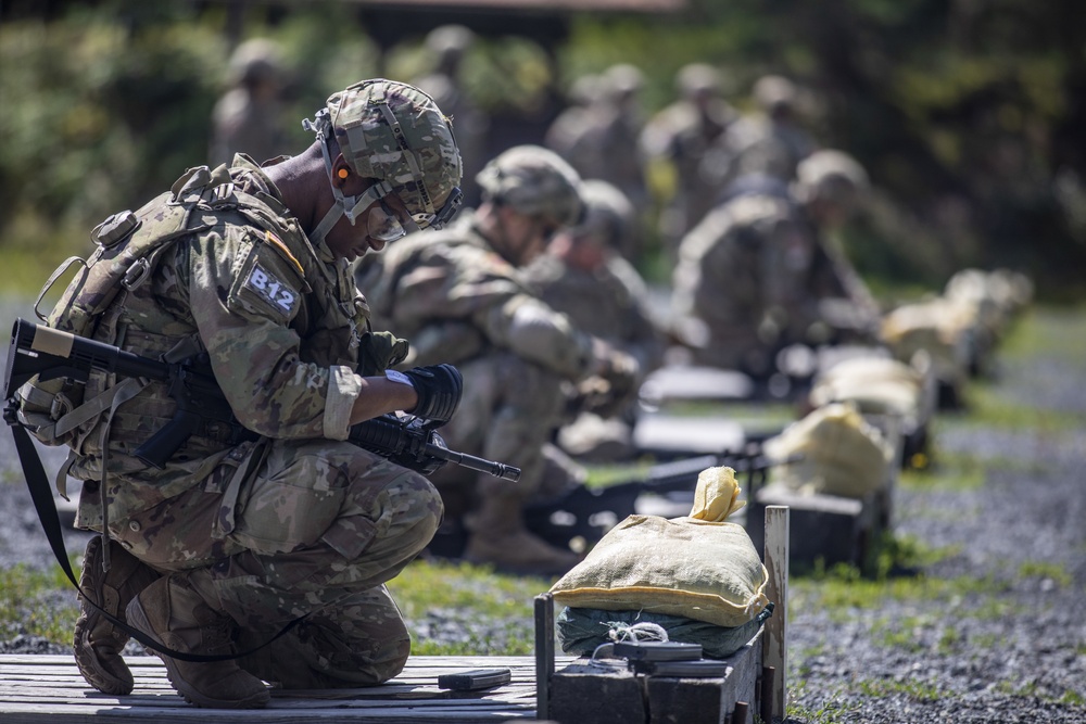 DVIDS - Images - EBWC Soldiers compete at M-4 range [Image 4 of 6]