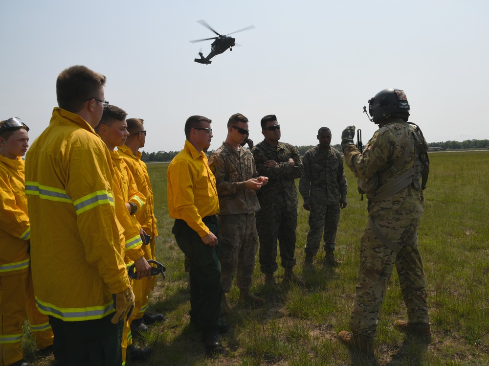 National Guard runs rescue hoist training for Marine, Army Reserve