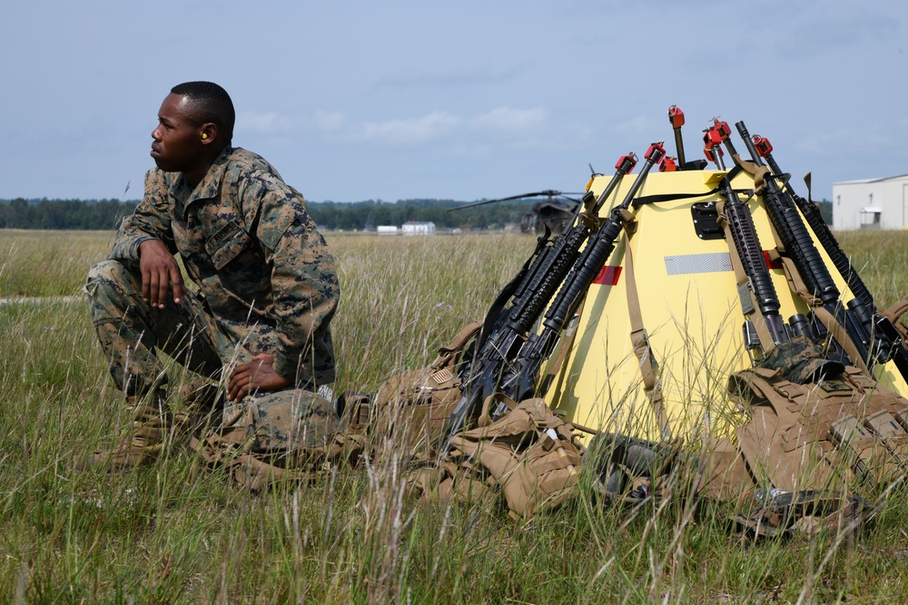 National Guard runs rescue hoist training for Marine, Army Reserve