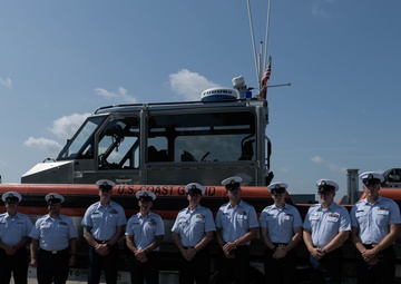 Coast Guard commissions new unit in Memphis, Tennessee