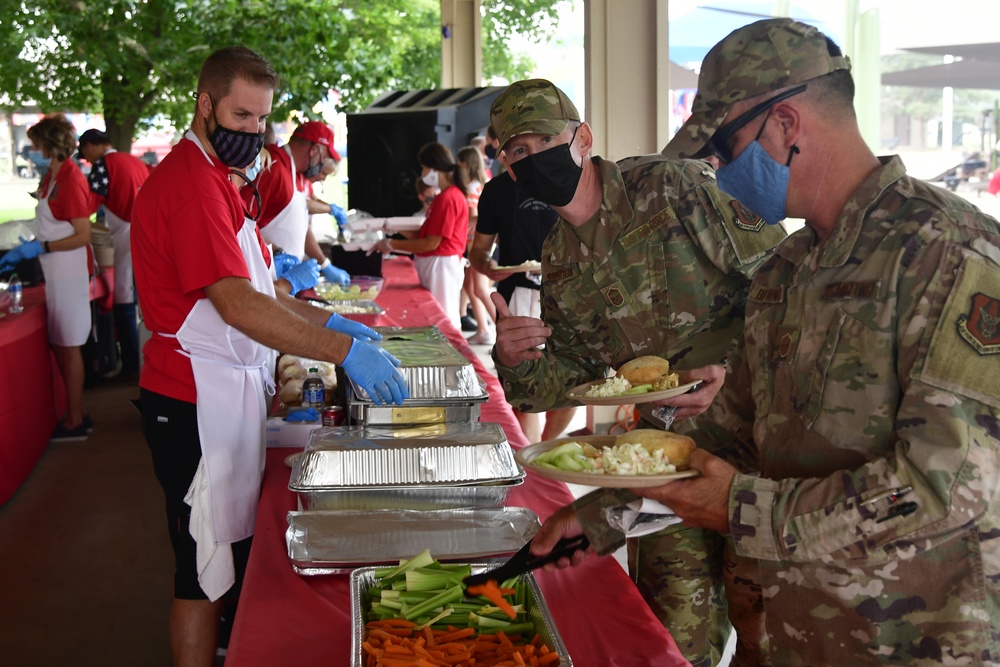 Top of Utah Military Affairs Committee sponsors picnic for Hill's military, families