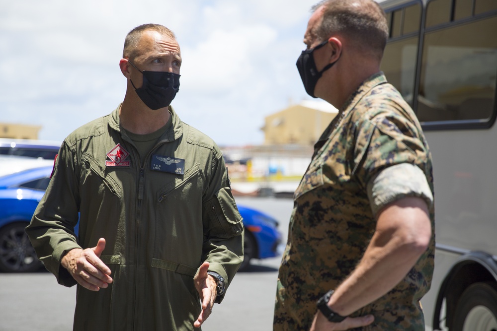 Deputy Commandant of Aviation visits Red Devils