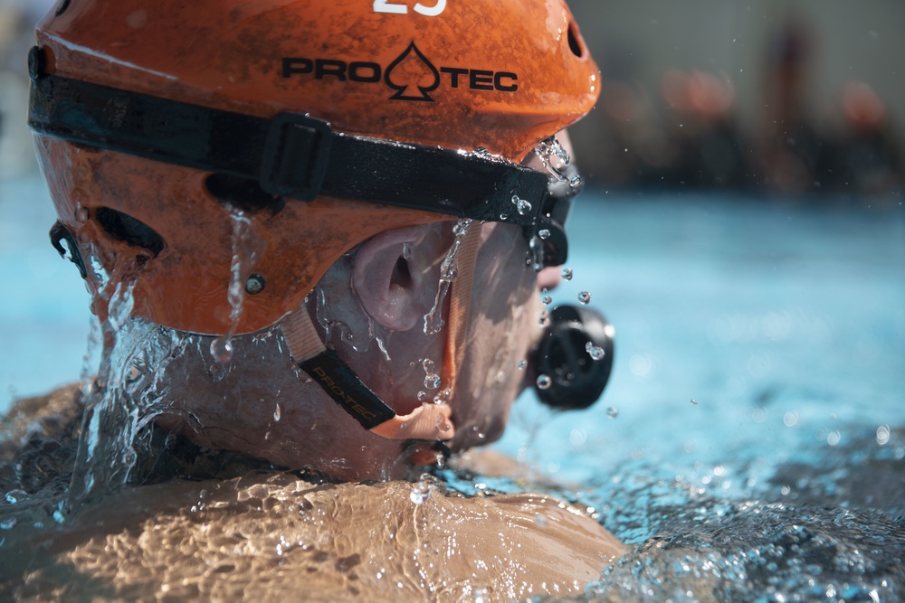 3d Recon Battalion Underwater Egress Training