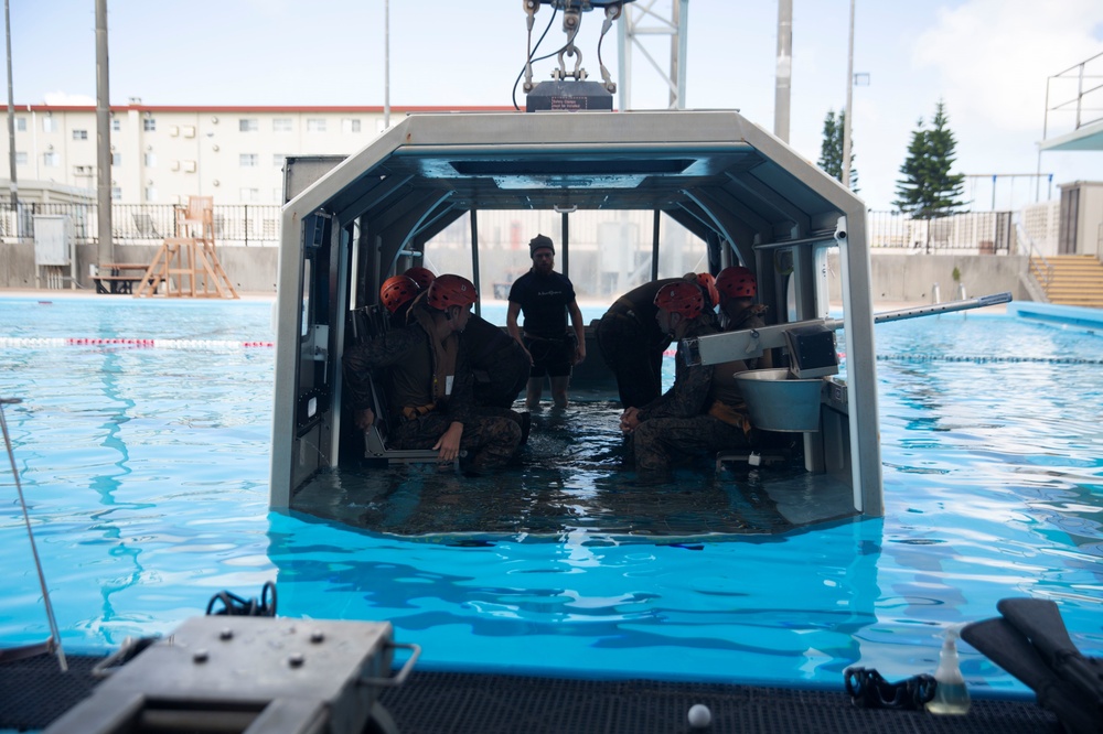 3d Recon Battalion Underwater Egress Training