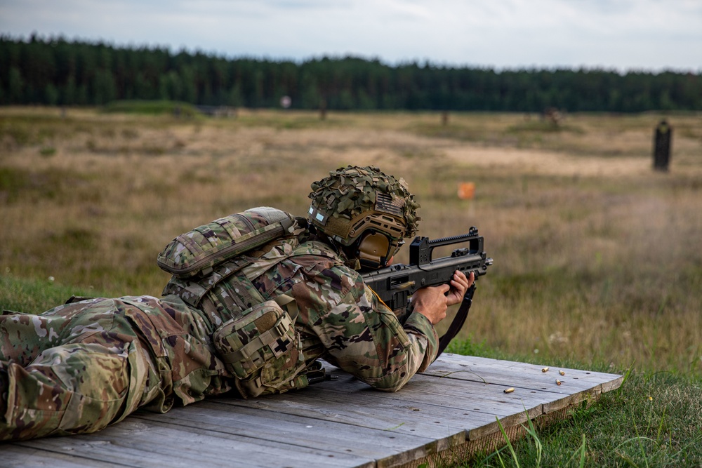 Battle Group Poland conducts Croatian small arms range