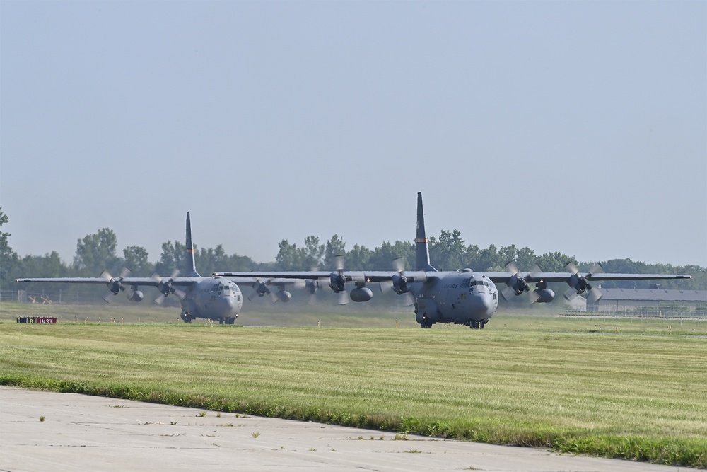 294th Quartermaster Company, 182nd Wing load C-130 for Northern Strike sustainment