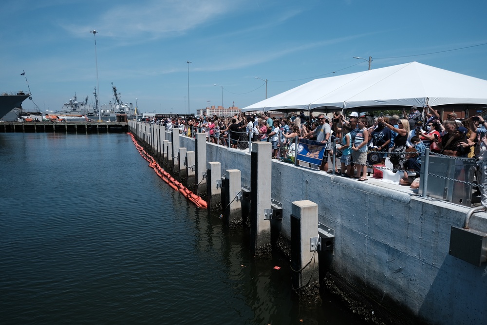 USS Mahan returns to Homeport after Deployment