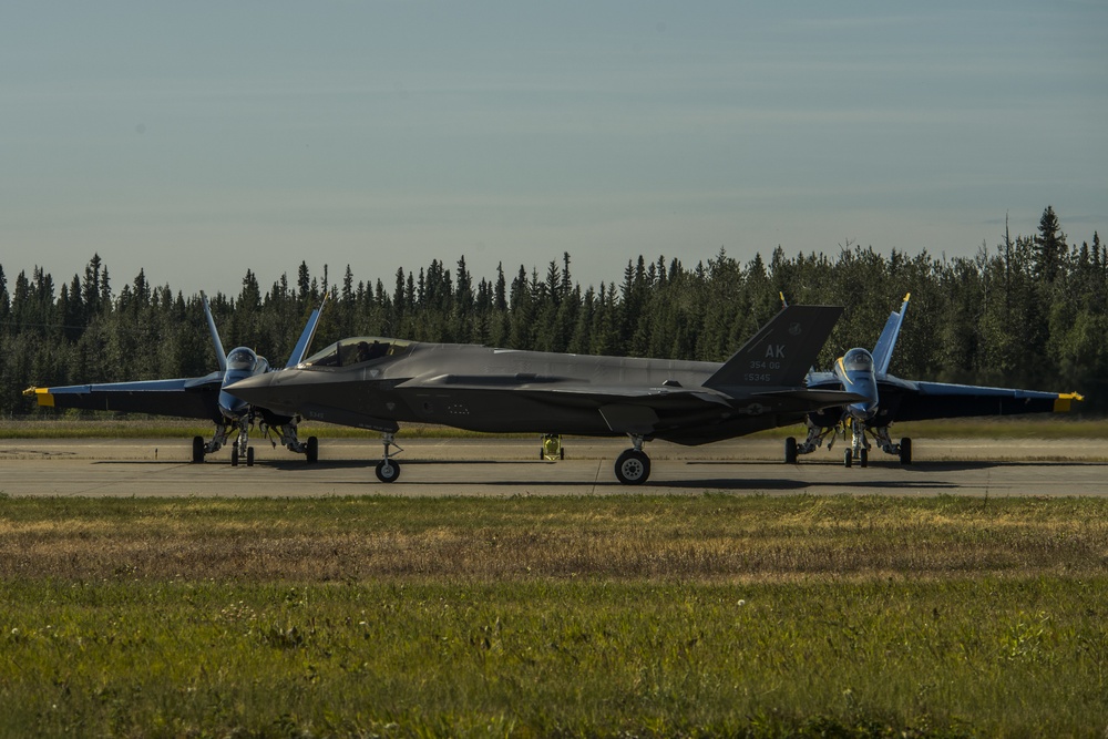 2021 Arctic Lightning Airshow