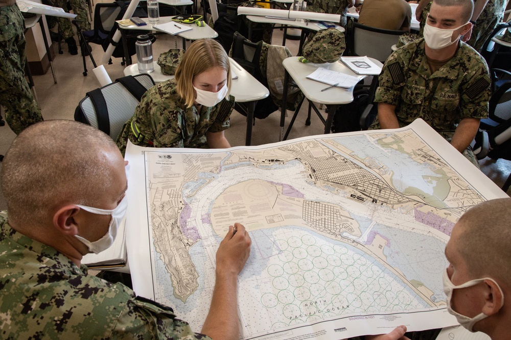 210810-N-YF306-0080 NEWPORT, R.I (Aug. 10, 2021) Officer Candidates Practice Charting During Class