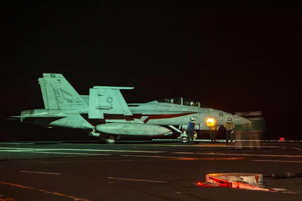 USS Carl Vinson (CVN 70) Conducts Night Time Flight Operations